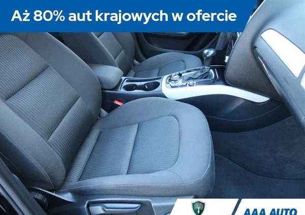 Audi A4 cena 58000 przebieg: 179395, rok produkcji 2015 z Skawina małe 326